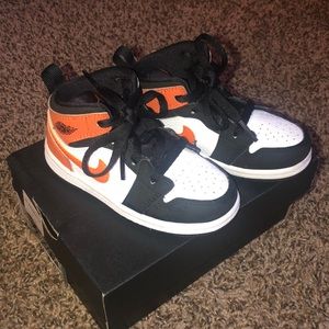 Toddler Jordan 1 Mids